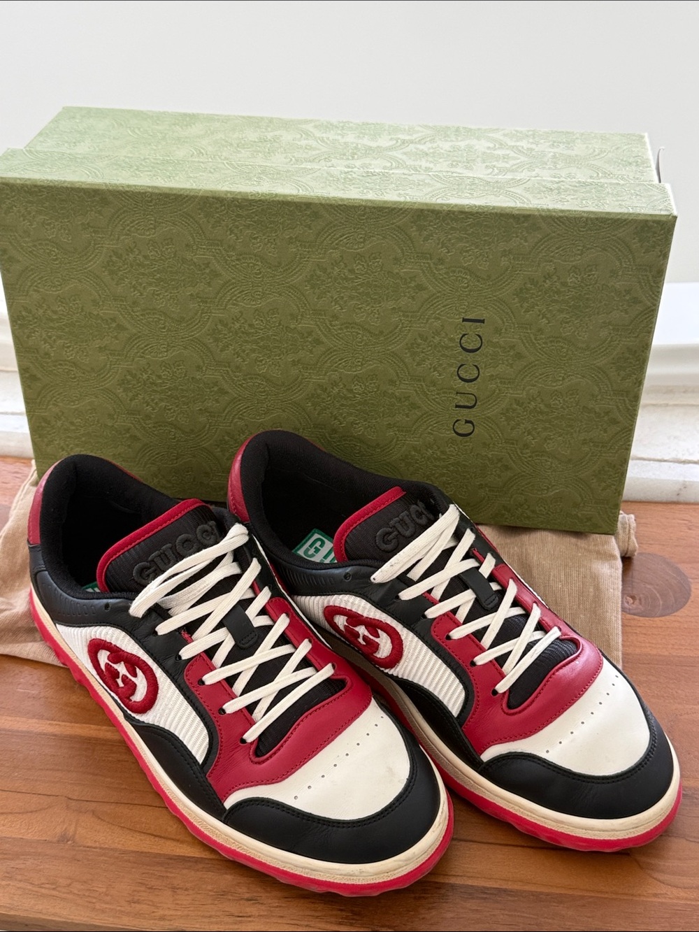 Gucci Men's Red, Black & White Low-Top Sneakers with Signature Logo Fits US 9